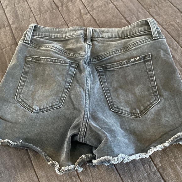 Joe’s Jeans raw hem jean shorts size 26 - Picture 2 of 9